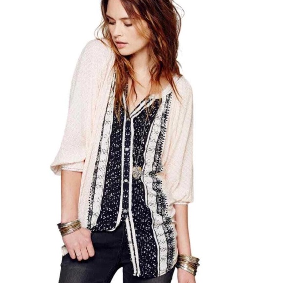 Free People “Days of Romance” Black and Cream Oversized Patterned Blouse Small - Picture 4 of 10